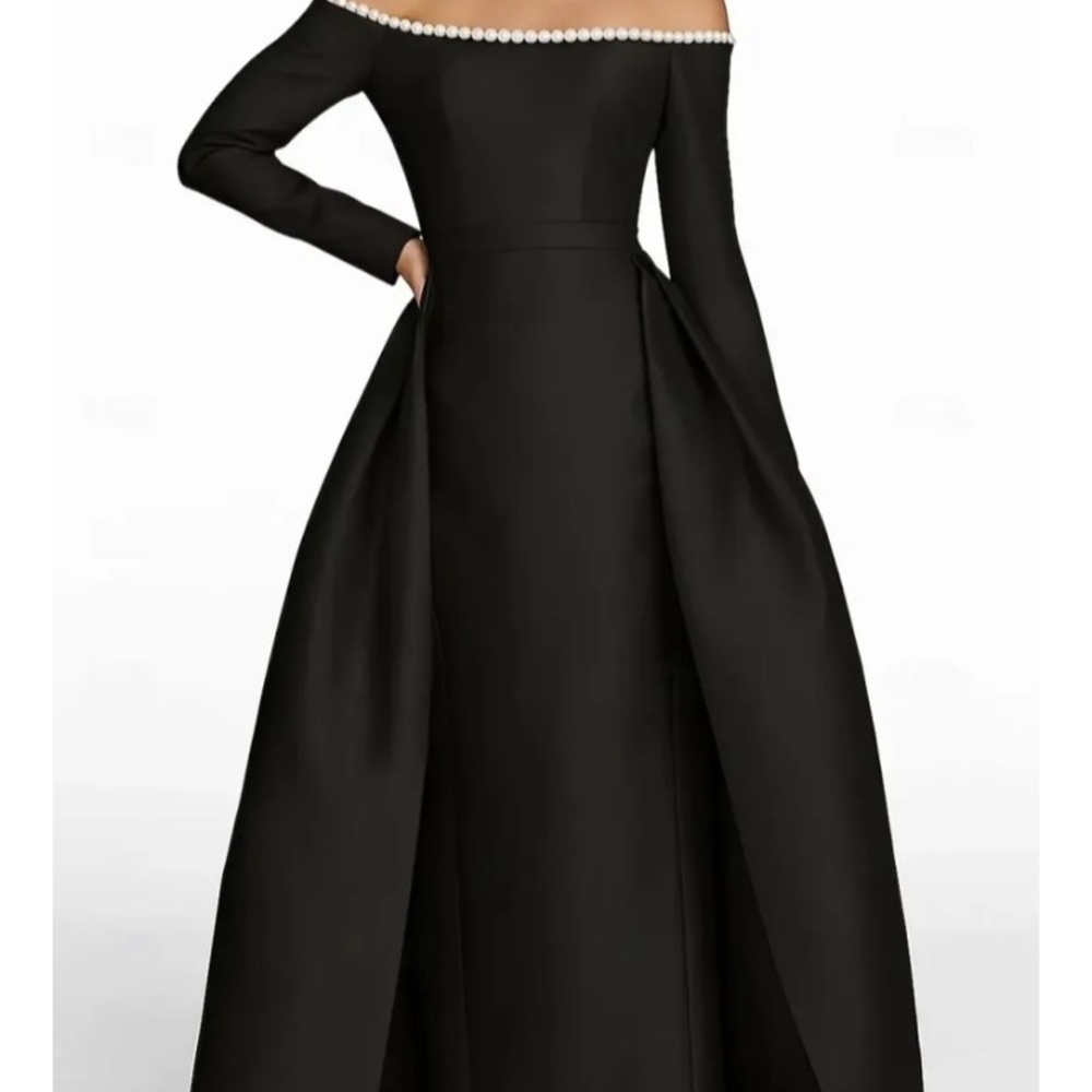 Elegant Black formal gown